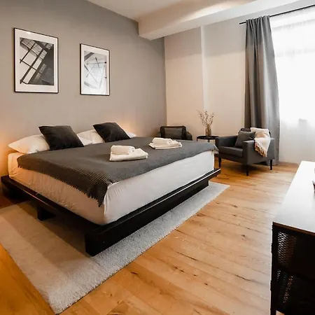 Piano - Licity Apartmán Žilina