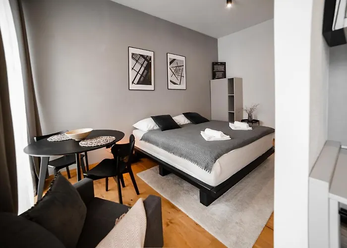 Piano - Licity Lejlighed Žilina