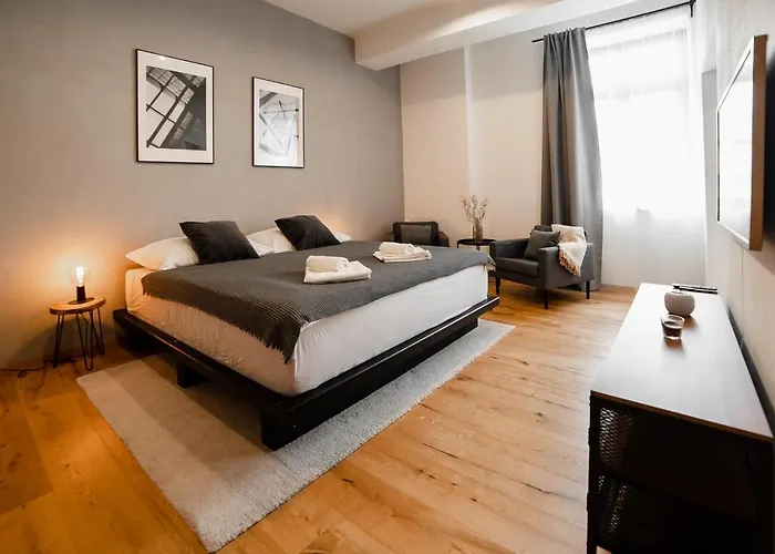 Piano - Licity Lejlighed Žilina